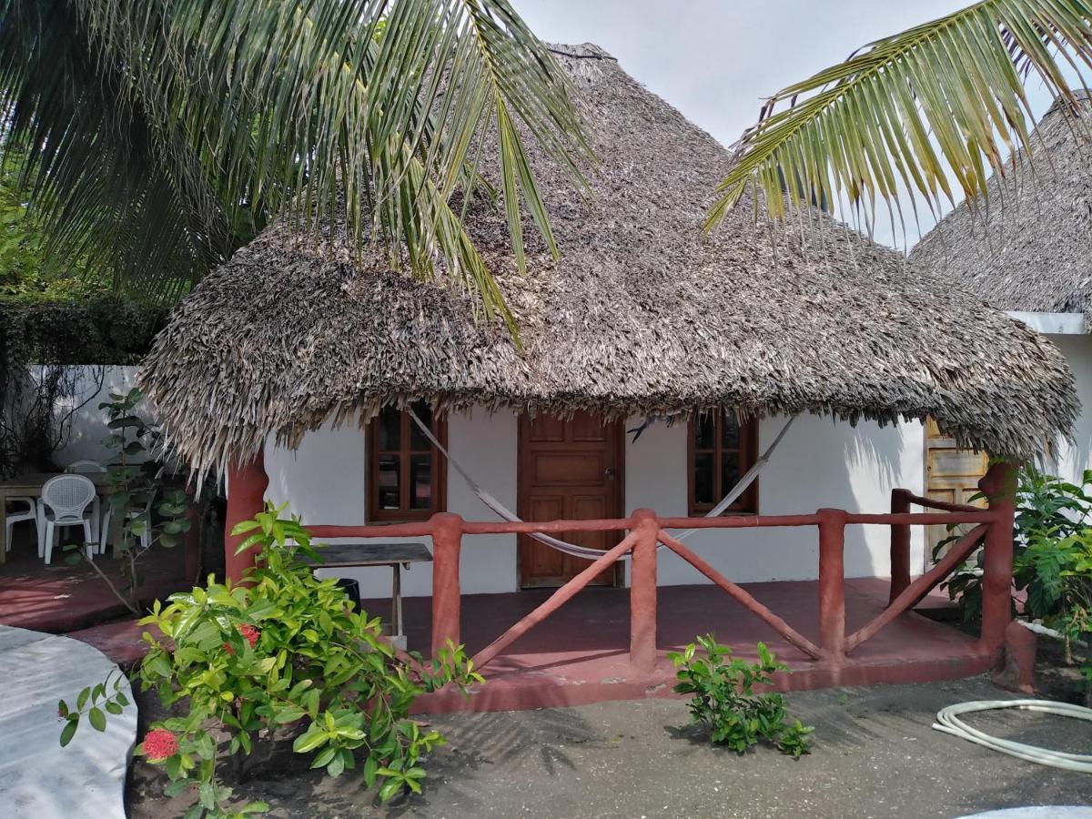 Bungalows Familiares Monterrico Extérieur photo